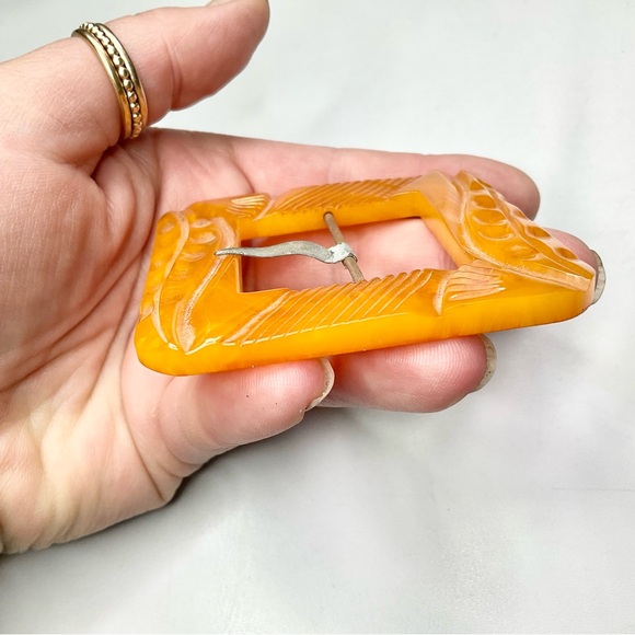 Art Deco Carved Bakelite Buckle 1930’s Beautifully Carved - Picture 6 of 6